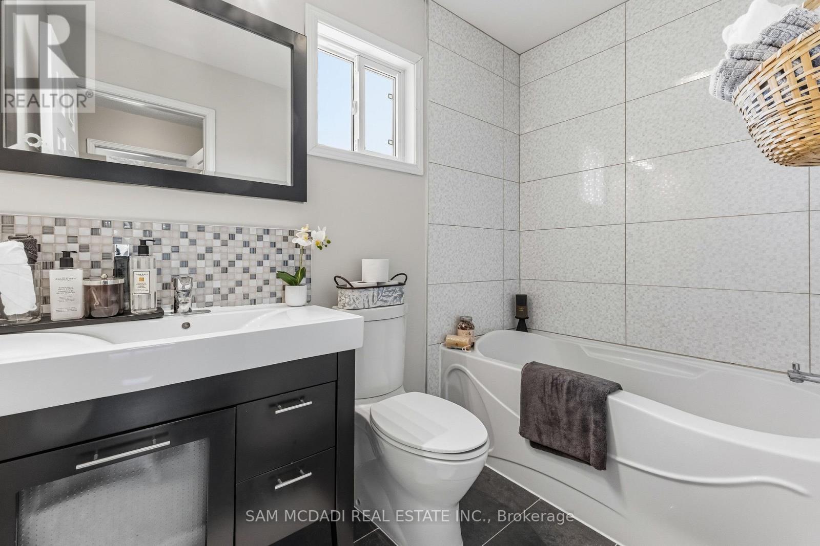 6643 Mockingbird Lane, Mississauga, ON