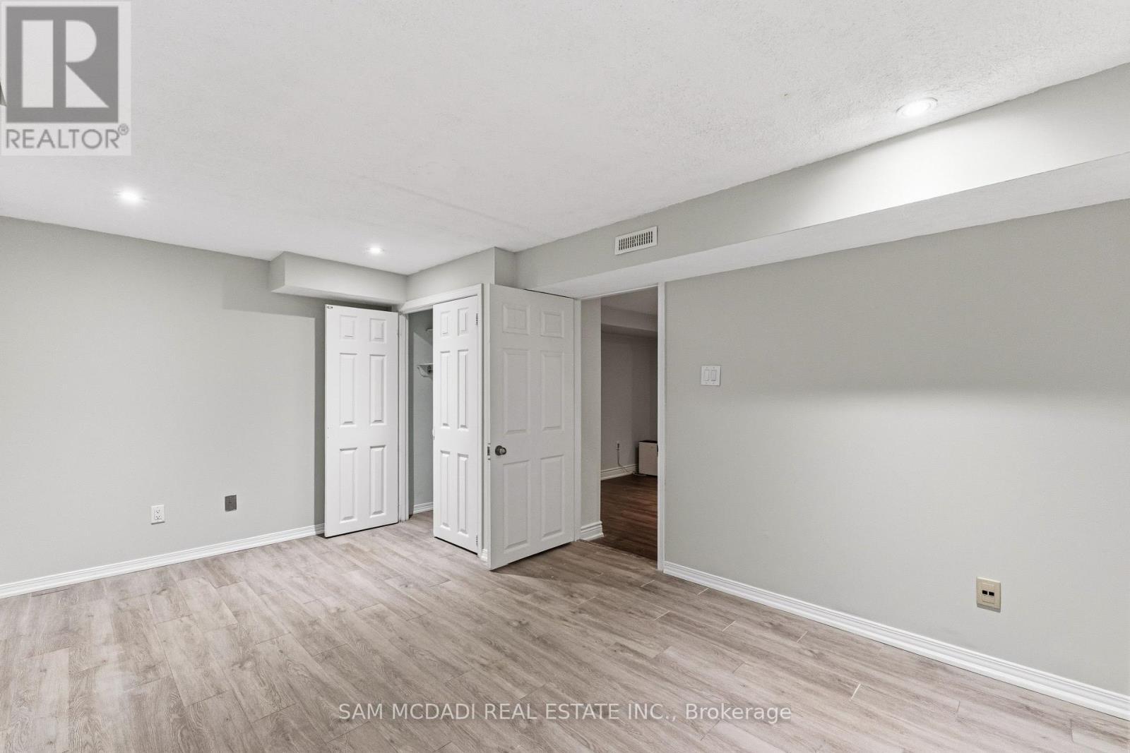 6643 Mockingbird Lane, Mississauga, ON