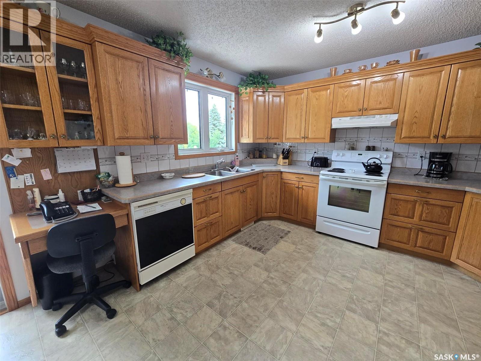 700 Saskatchewan Avenue, Grenfell, SK
