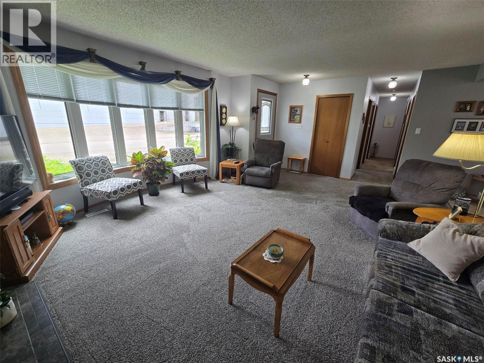 700 Saskatchewan Avenue, Grenfell, SK