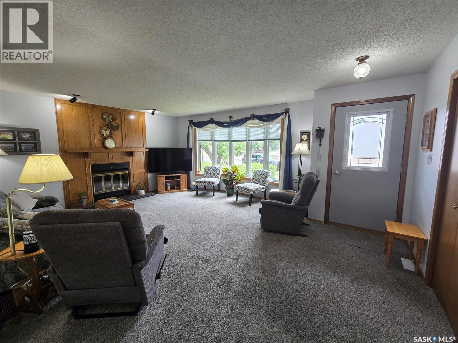 700 Saskatchewan Avenue, Grenfell, SK