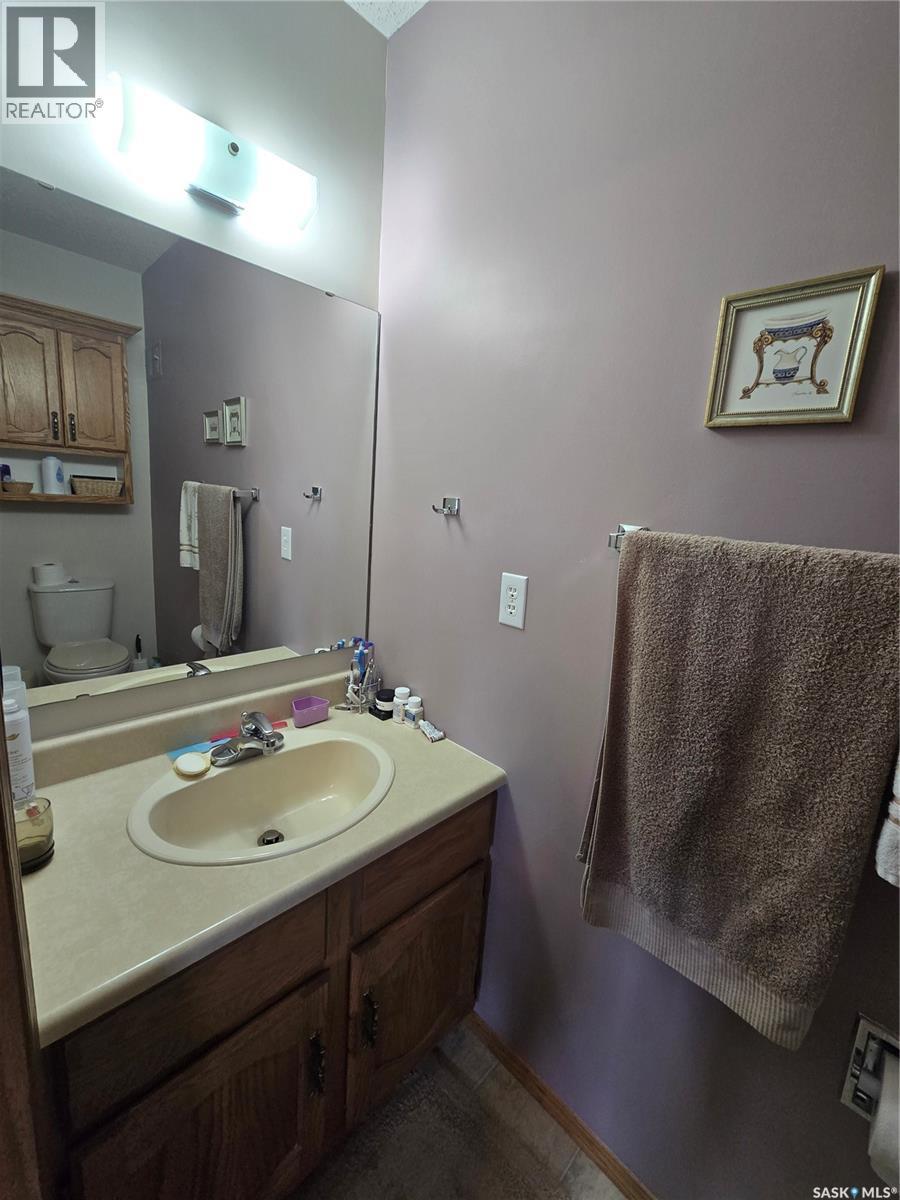 700 Saskatchewan Avenue, Grenfell, SK