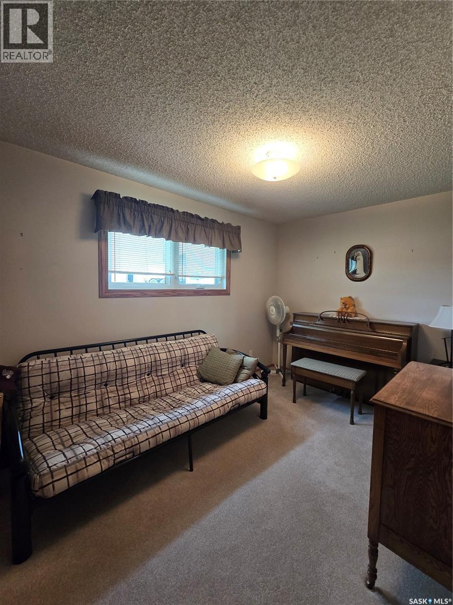 700 Saskatchewan Avenue, Grenfell, SK