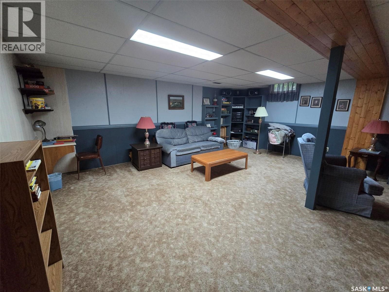 700 Saskatchewan Avenue, Grenfell, SK