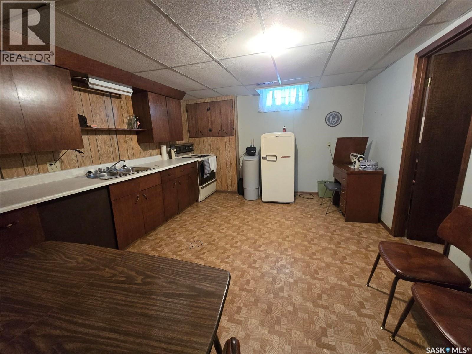 700 Saskatchewan Avenue, Grenfell, SK