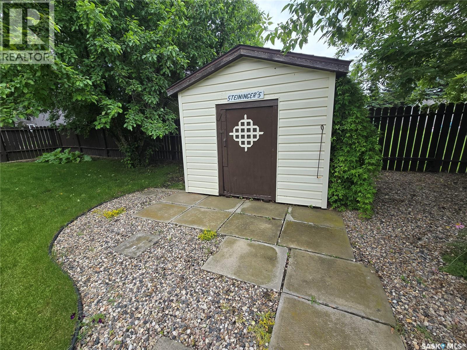 700 Saskatchewan Avenue, Grenfell, SK