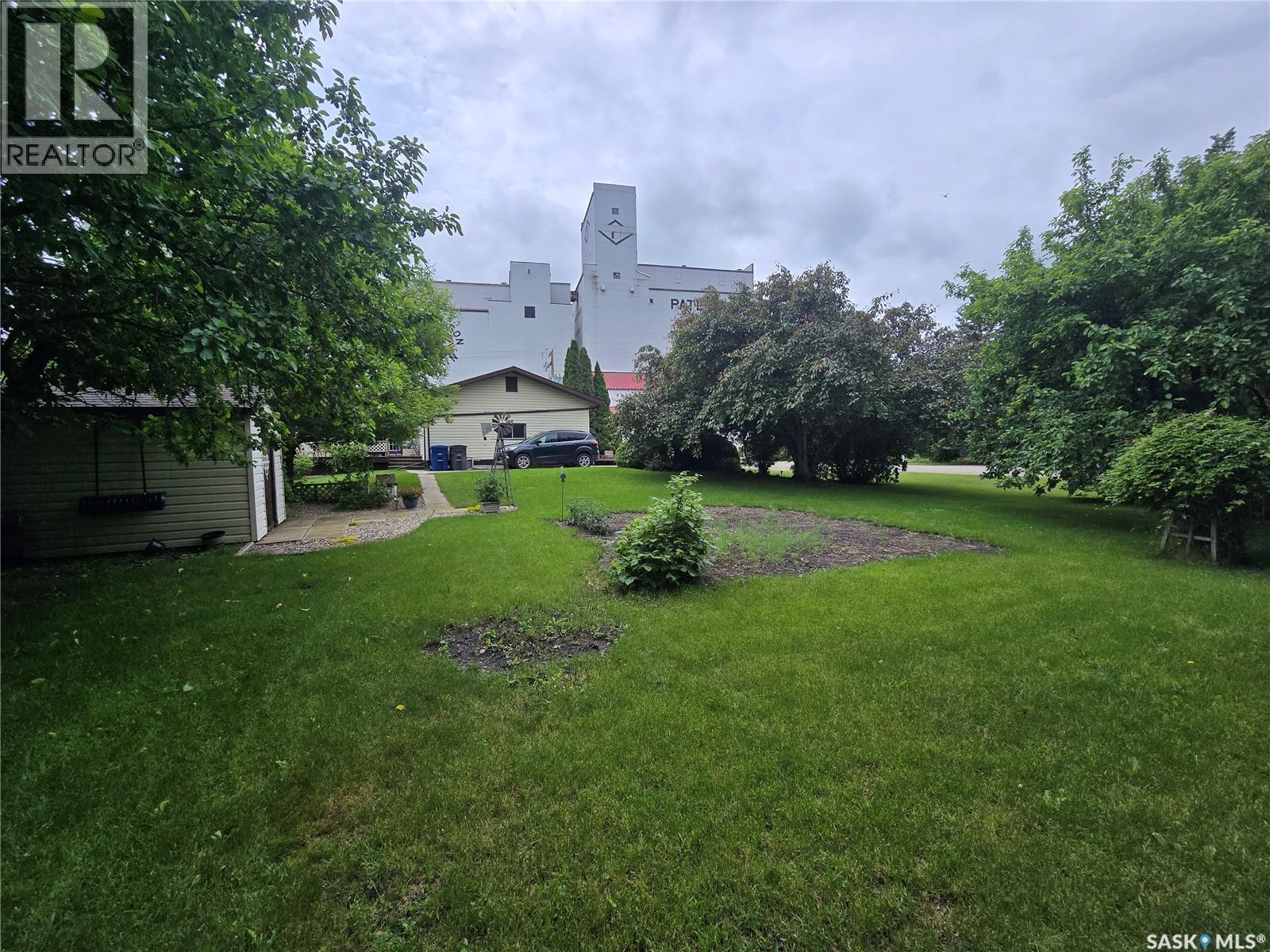 700 Saskatchewan Avenue, Grenfell, SK