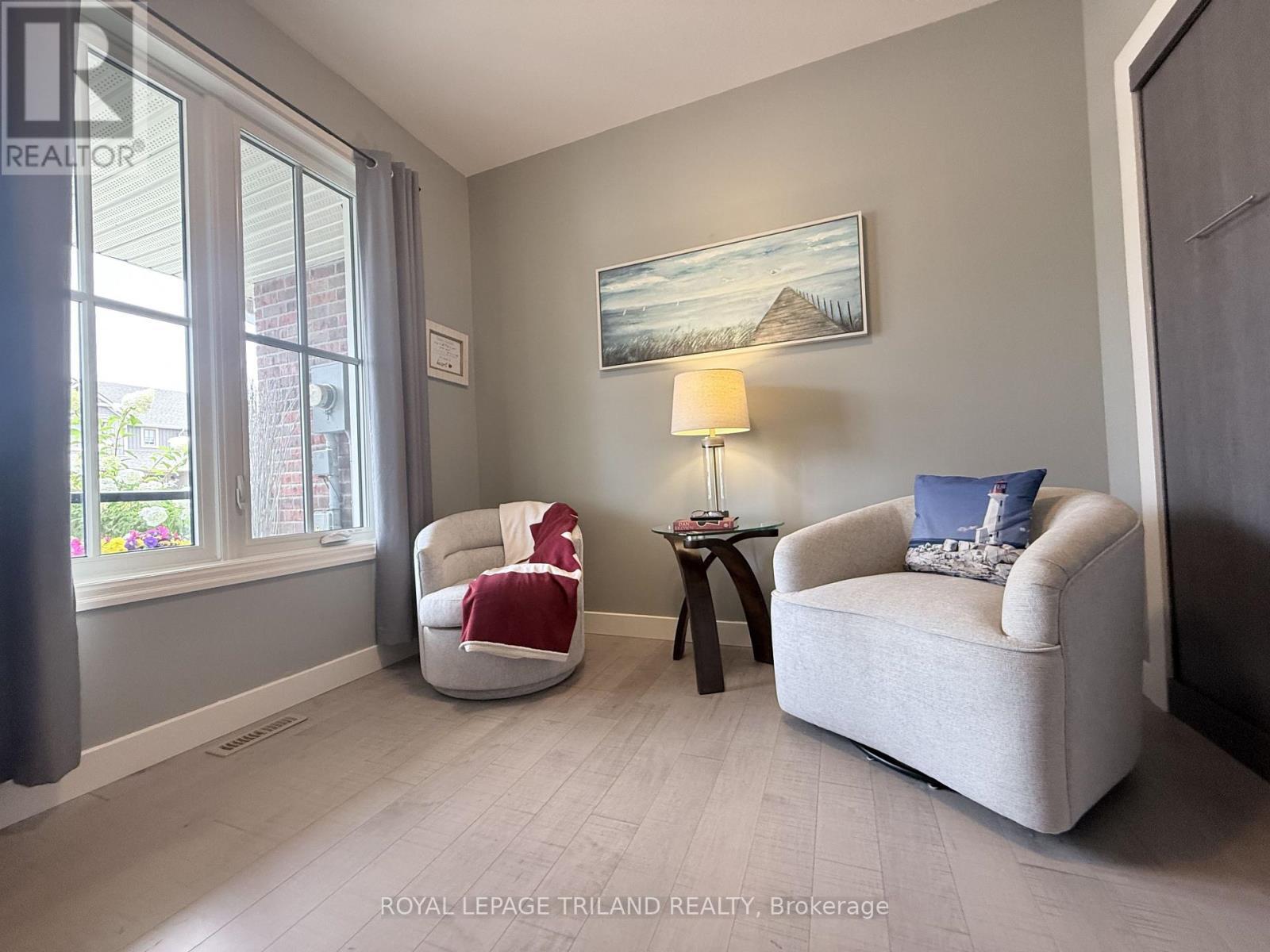 Sitting Room - Office - Or Guest Suite - 32 Charter Creek Court, St. Thomas, ON - Indoor