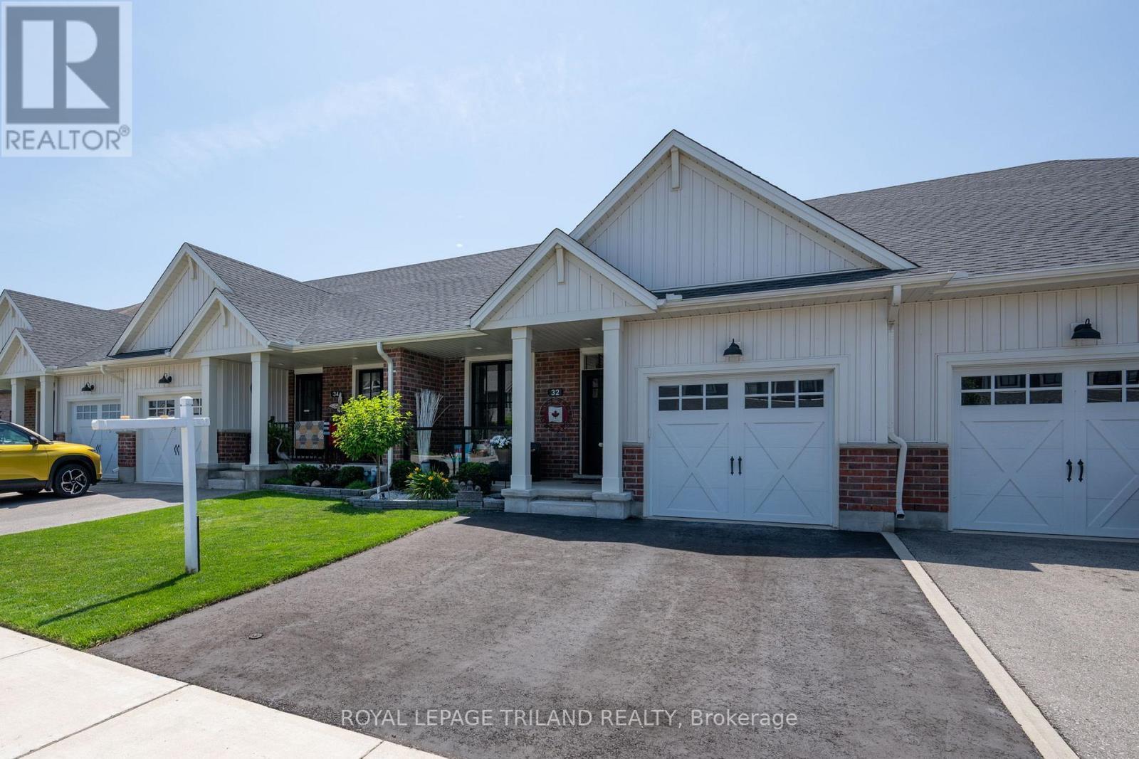 32 Charter Creek Court, St. Thomas, ON - Outdoor With Facade