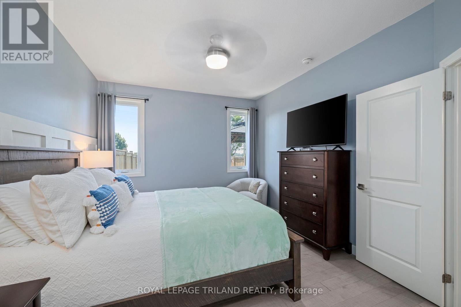 32 Charter Creek Court, St. Thomas, ON - Indoor Photo Showing Bedroom