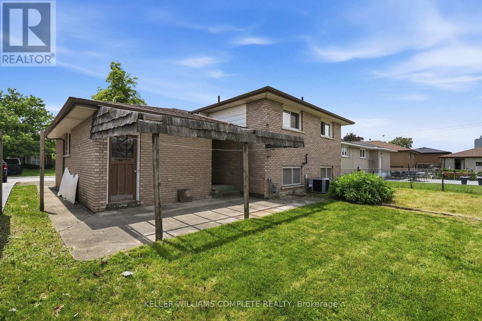 34 Windrush Crescent, Hamilton, ON