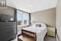 Primary bedroom - 