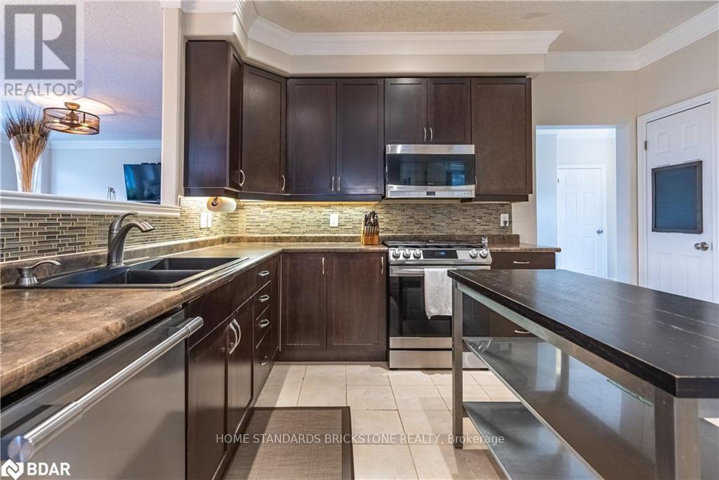 53 Graihawk Drive, Barrie, ON - Indoor Photo Showing Kitchen With Double Sink