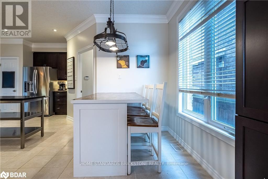 53 Graihawk Drive, Barrie, ON - Indoor Photo Showing Kitchen