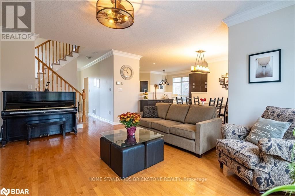 53 Graihawk Drive, Barrie, ON - Indoor Photo Showing Living Room