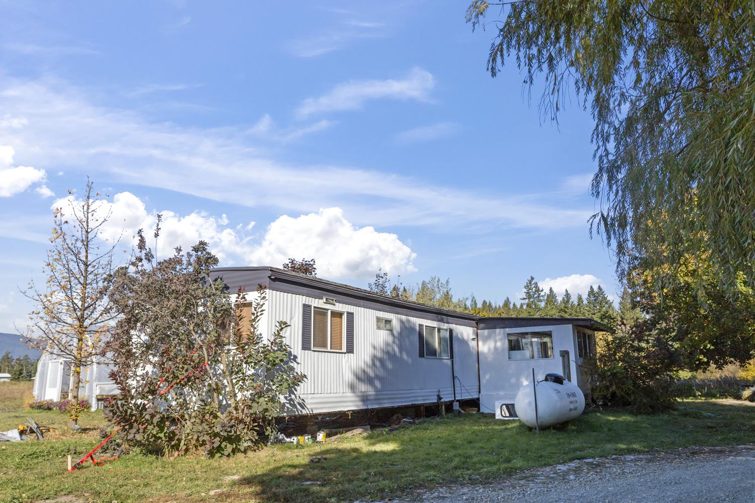 730 Canyon-Lister Road, Lister, BC