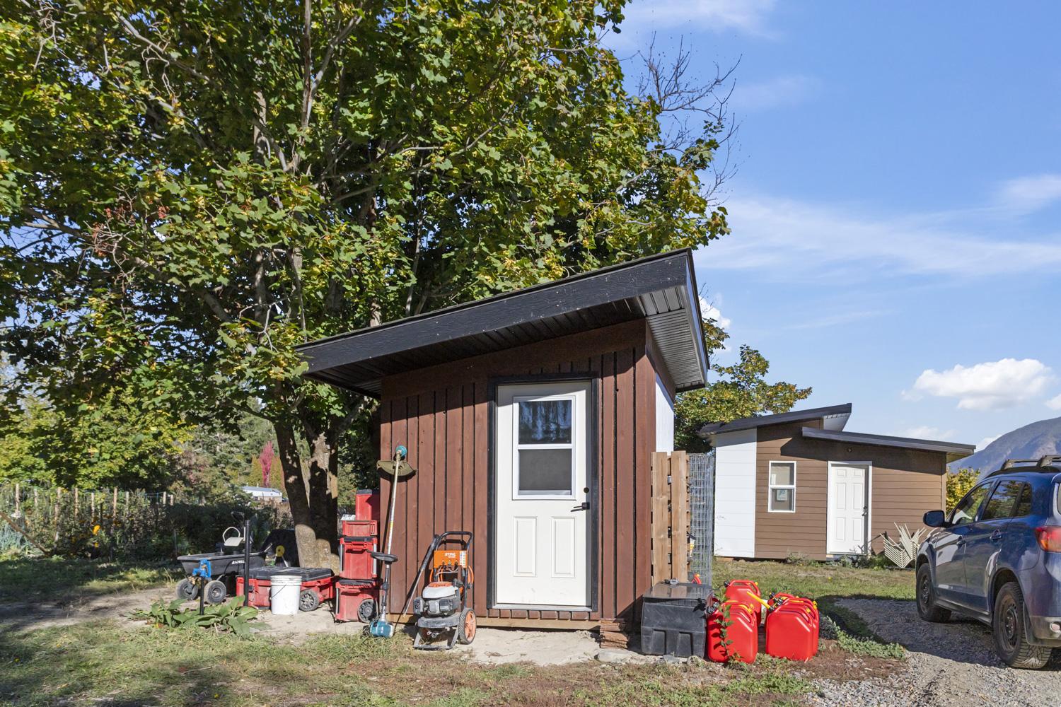 730 Canyon-Lister Road, Lister, BC