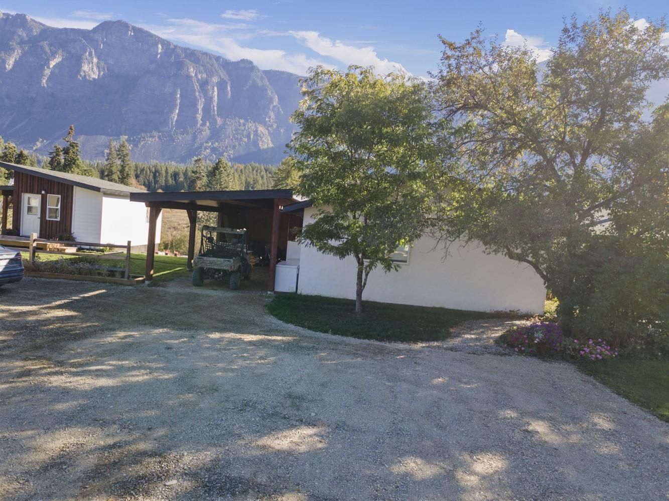 730 Canyon-Lister Road, Lister, BC