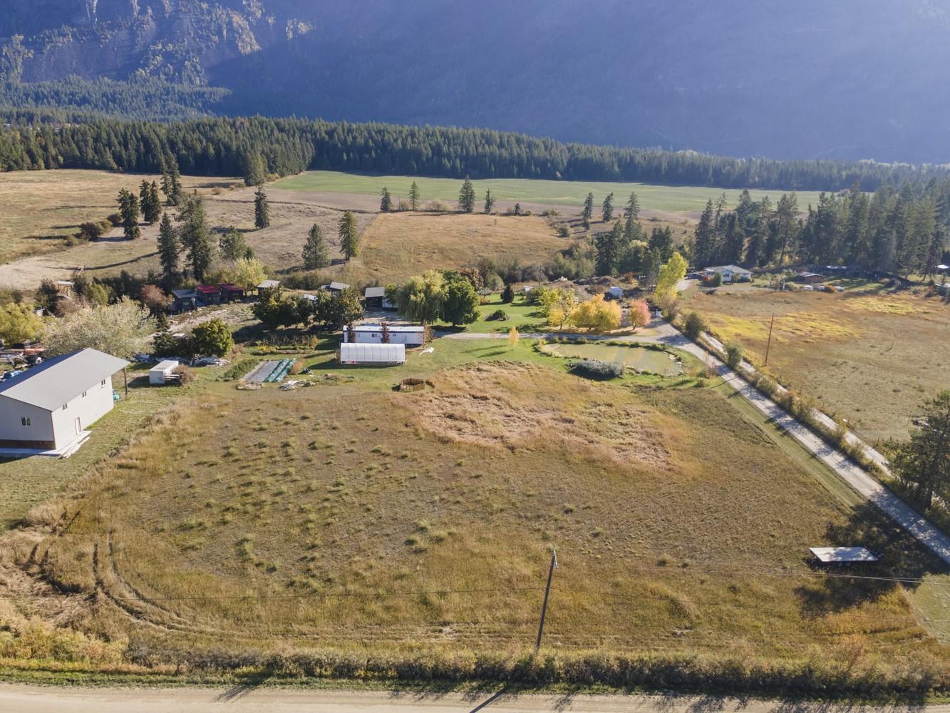 730 Canyon-Lister Road, Lister, BC