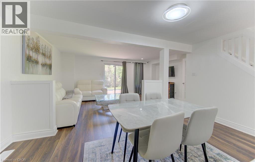 32 Enfield Drive, Cambridge, ON