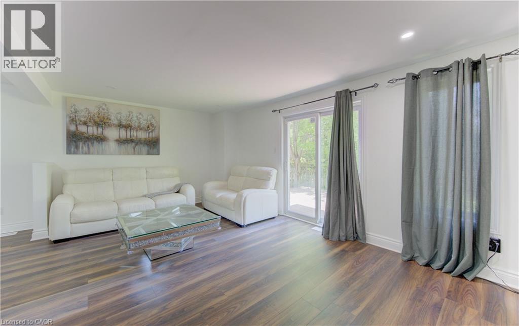 32 Enfield Drive, Cambridge, ON