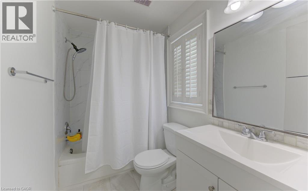 32 Enfield Drive, Cambridge, ON