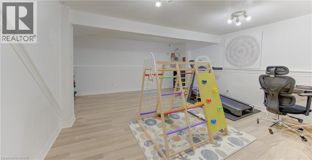 32 Enfield Drive, Cambridge, ON
