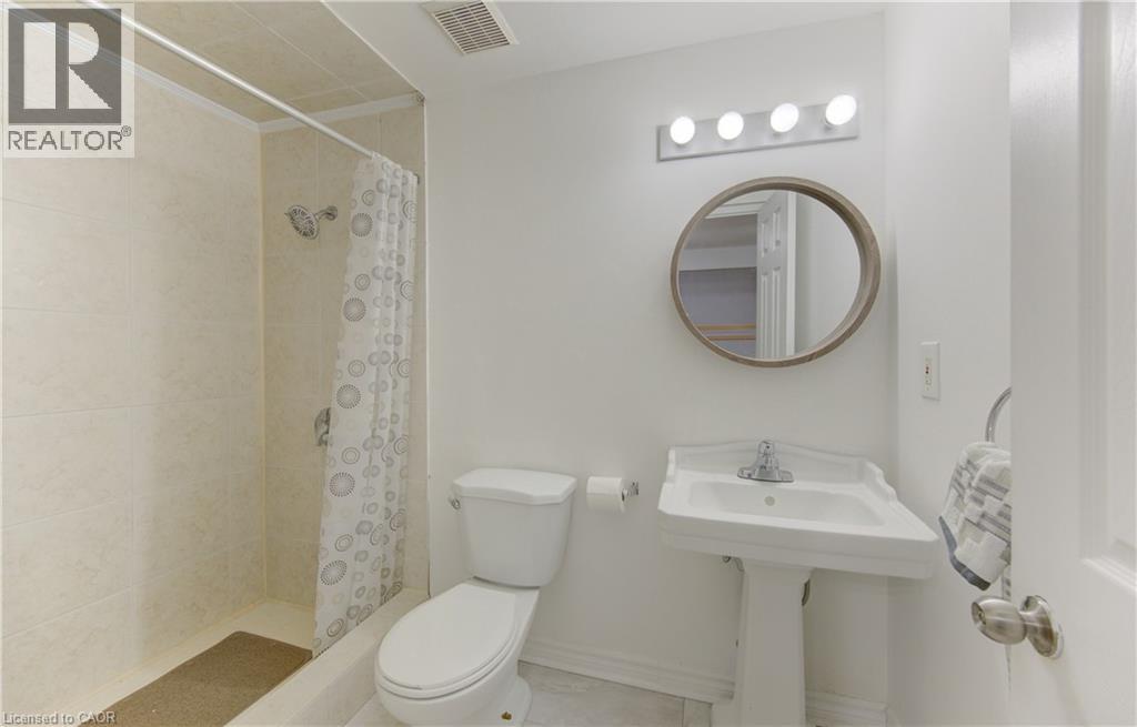 32 Enfield Drive, Cambridge, ON