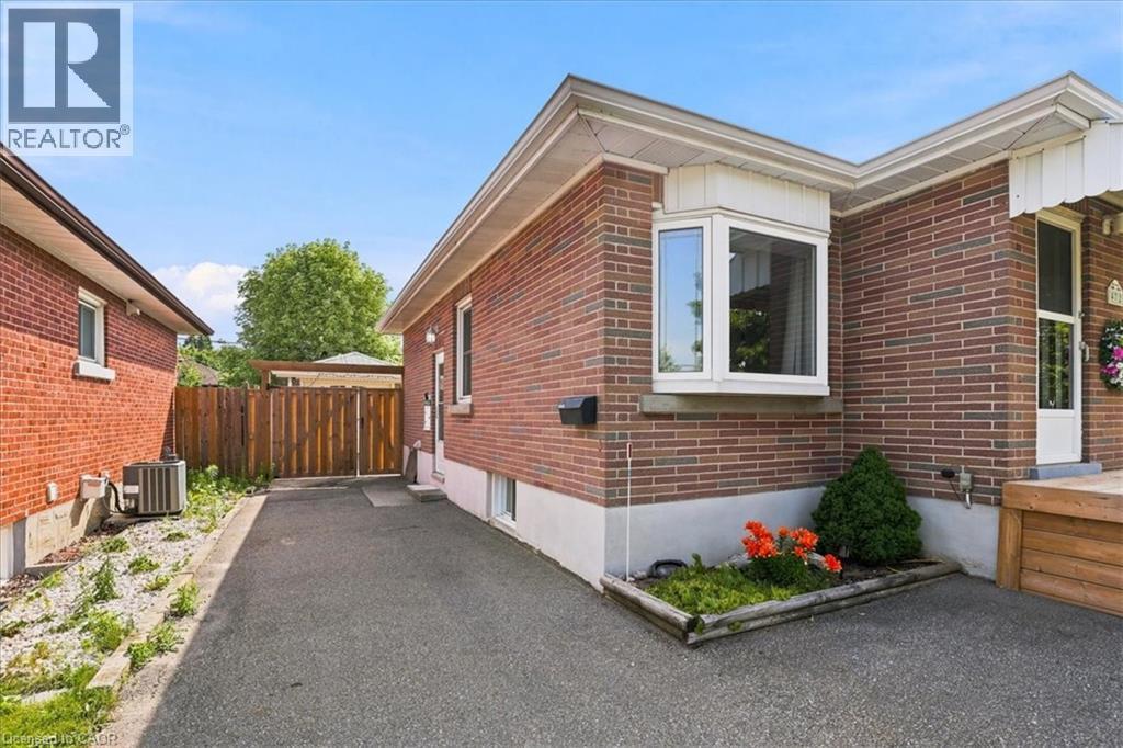 472 Highland Road E, Kitchener, ON