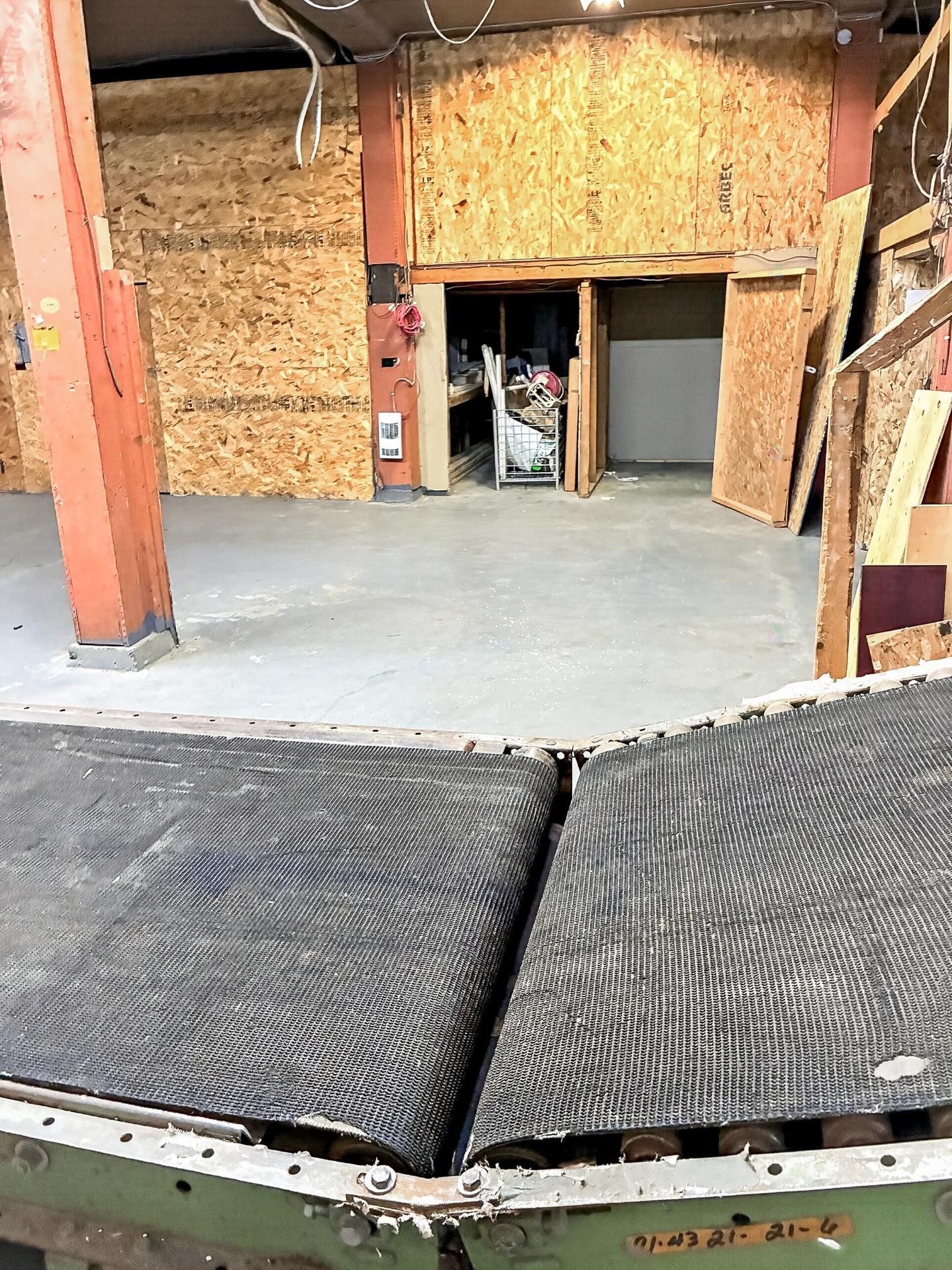 Warehouse - 127 Av. Turcotte, Québec (Les Rivières), QC -