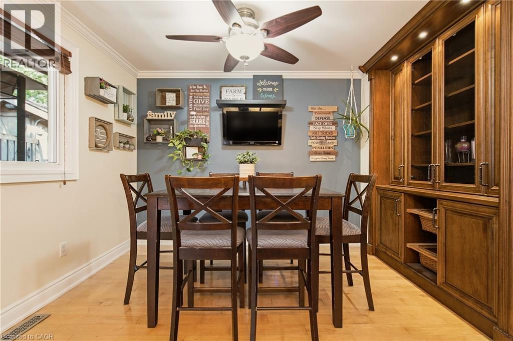 Dining room (or living room) right across from kitchen. - 80 Wendover Drive, Hamilton, ON