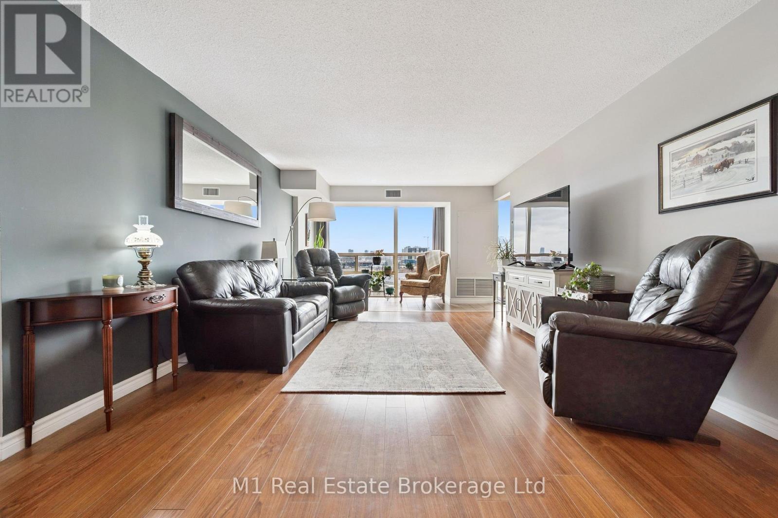 Ph2 - 55 Blue Springs Drive, Waterloo, ON - Indoor Photo Showing Living Room