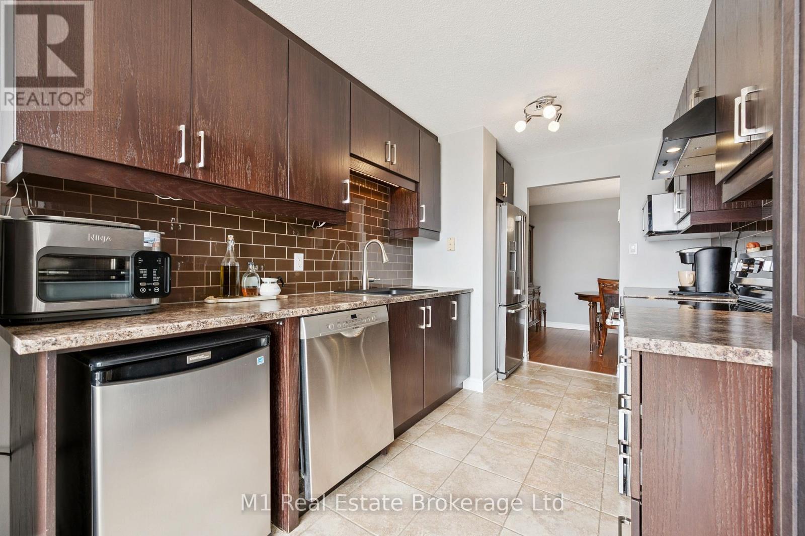 Ph2 - 55 Blue Springs Drive, Waterloo, ON - Indoor Photo Showing Kitchen