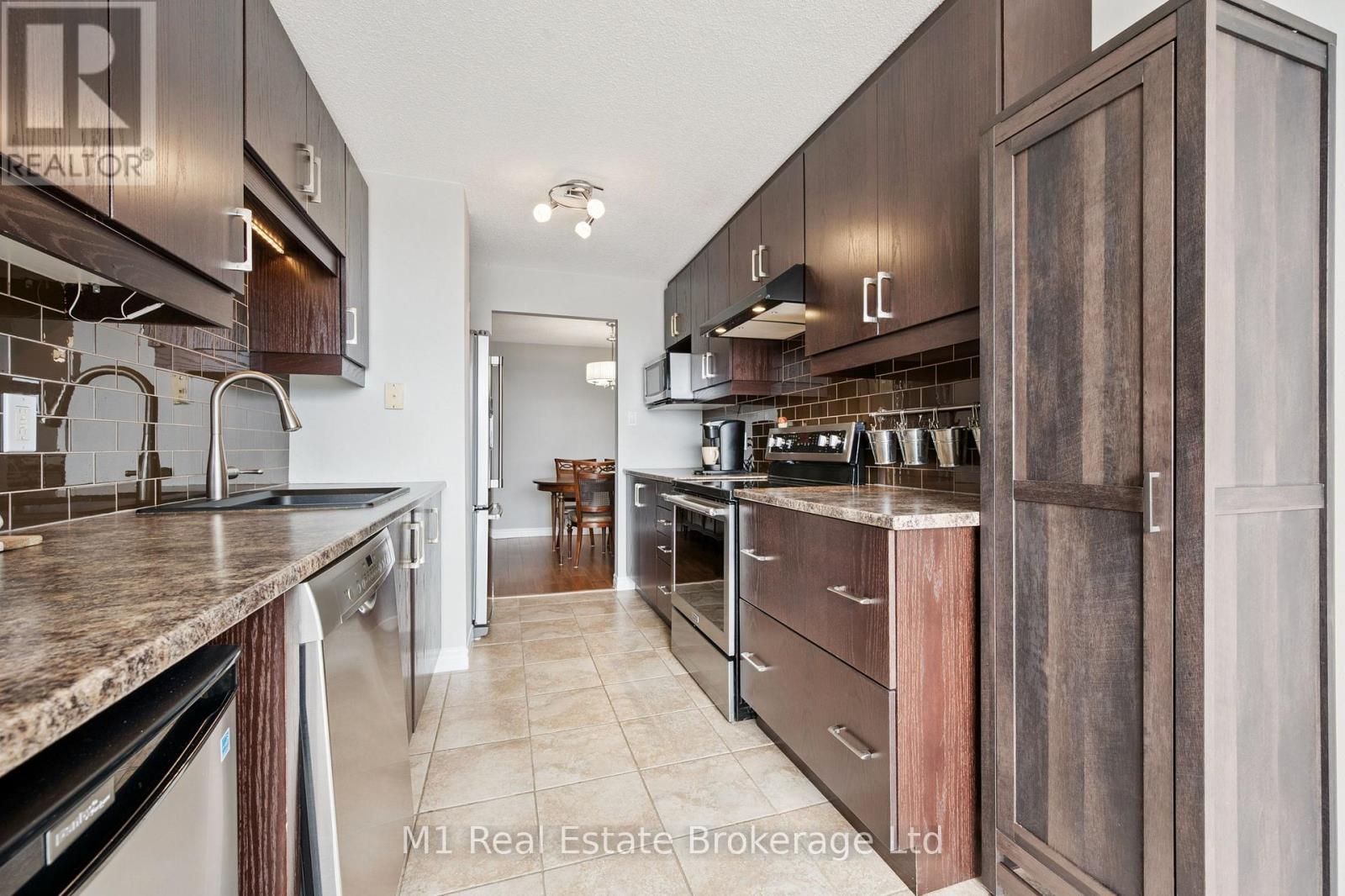 Ph2 - 55 Blue Springs Drive, Waterloo, ON - Indoor Photo Showing Kitchen With Upgraded Kitchen