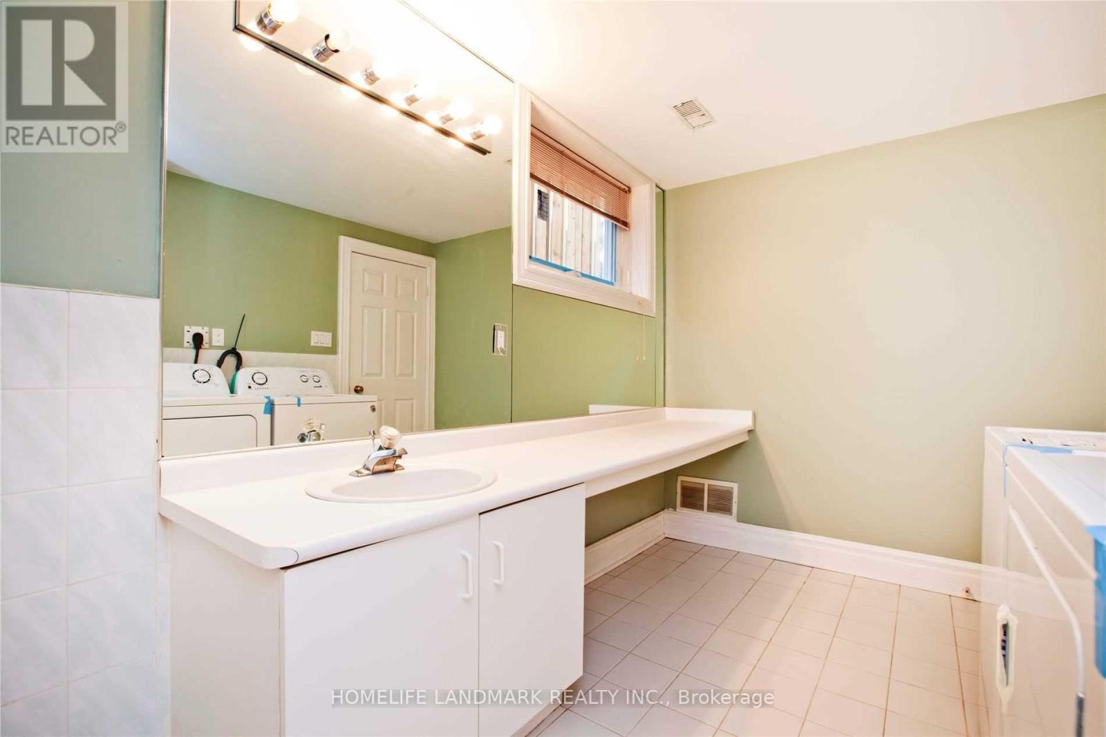 Bsmnt - 252 Dunview Avenue, Toronto, ON