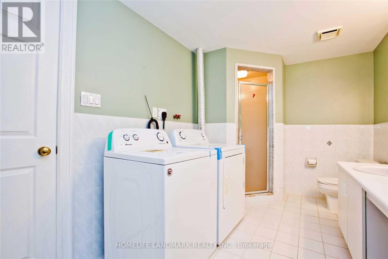 Bsmnt - 252 Dunview Avenue, Toronto, ON