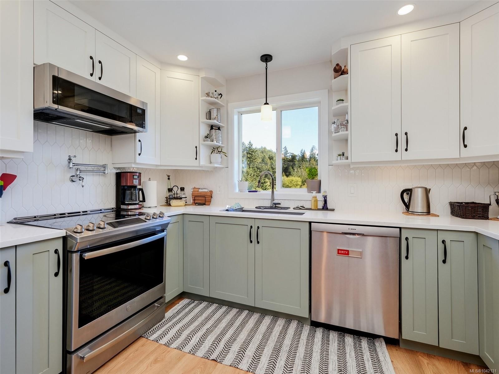 515 Selwyn Falls Dr, Langford, BC