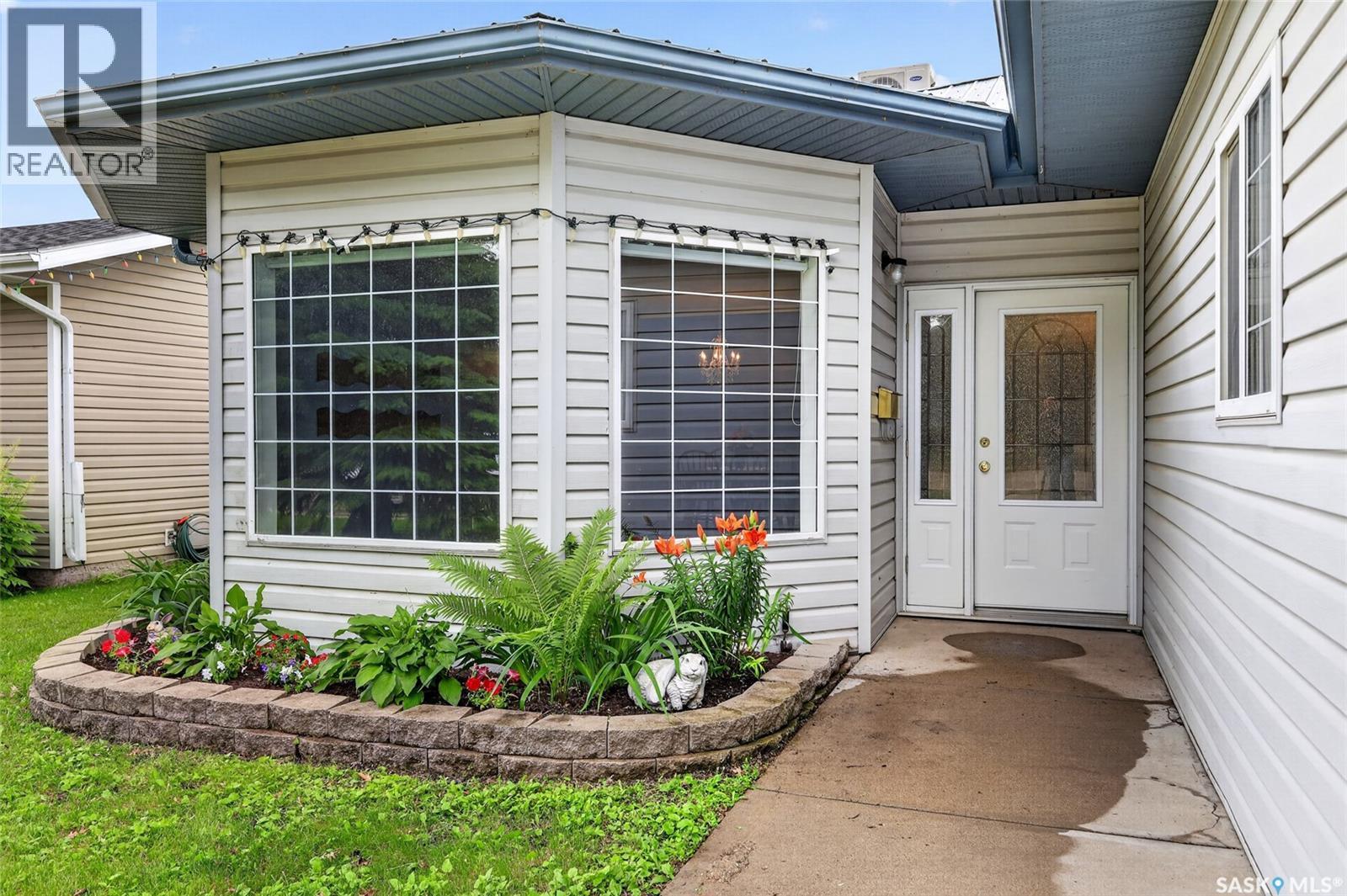 206 2Nd, Hague, SK