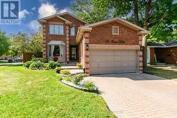 13 IRWIN DRIVE Barrie, ON L4N 7A6