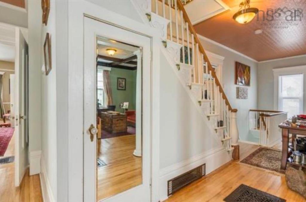 10352 1 Highway, Paradise, NS