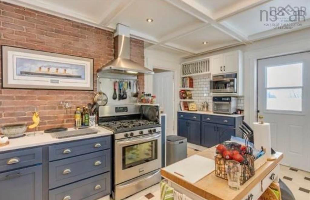 10352 1 Highway, Paradise, NS