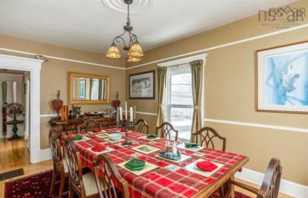 10352 1 Highway, Paradise, NS