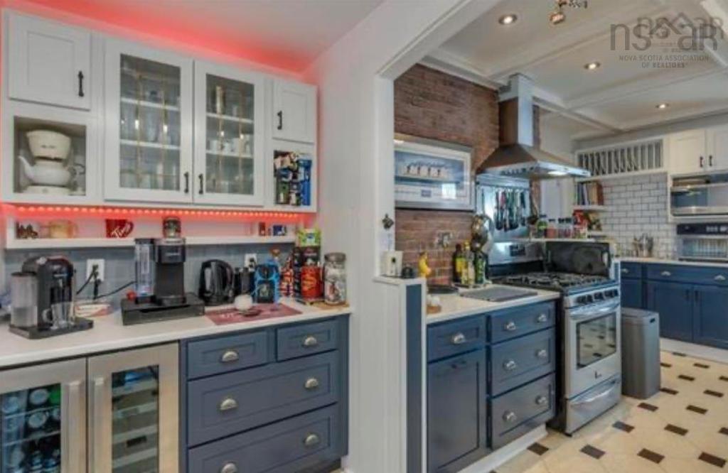10352 1 Highway, Paradise, NS