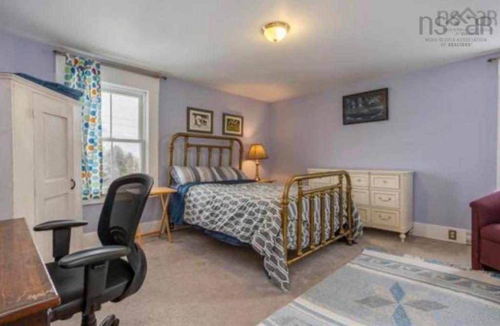 10352 1 Highway, Paradise, NS