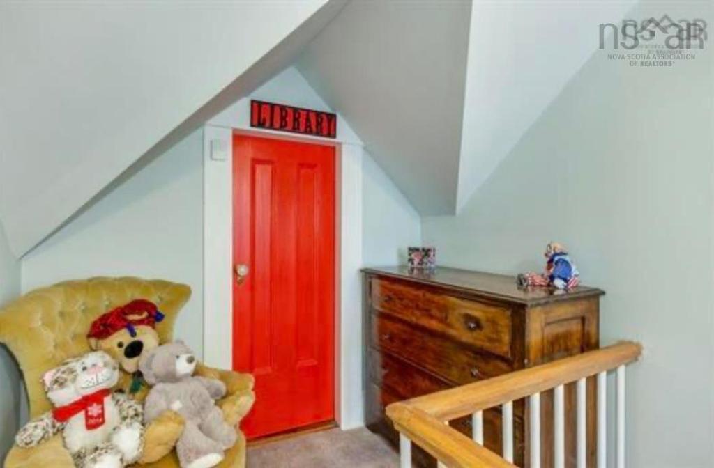 10352 1 Highway, Paradise, NS