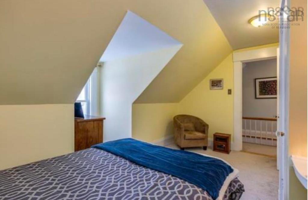 10352 1 Highway, Paradise, NS