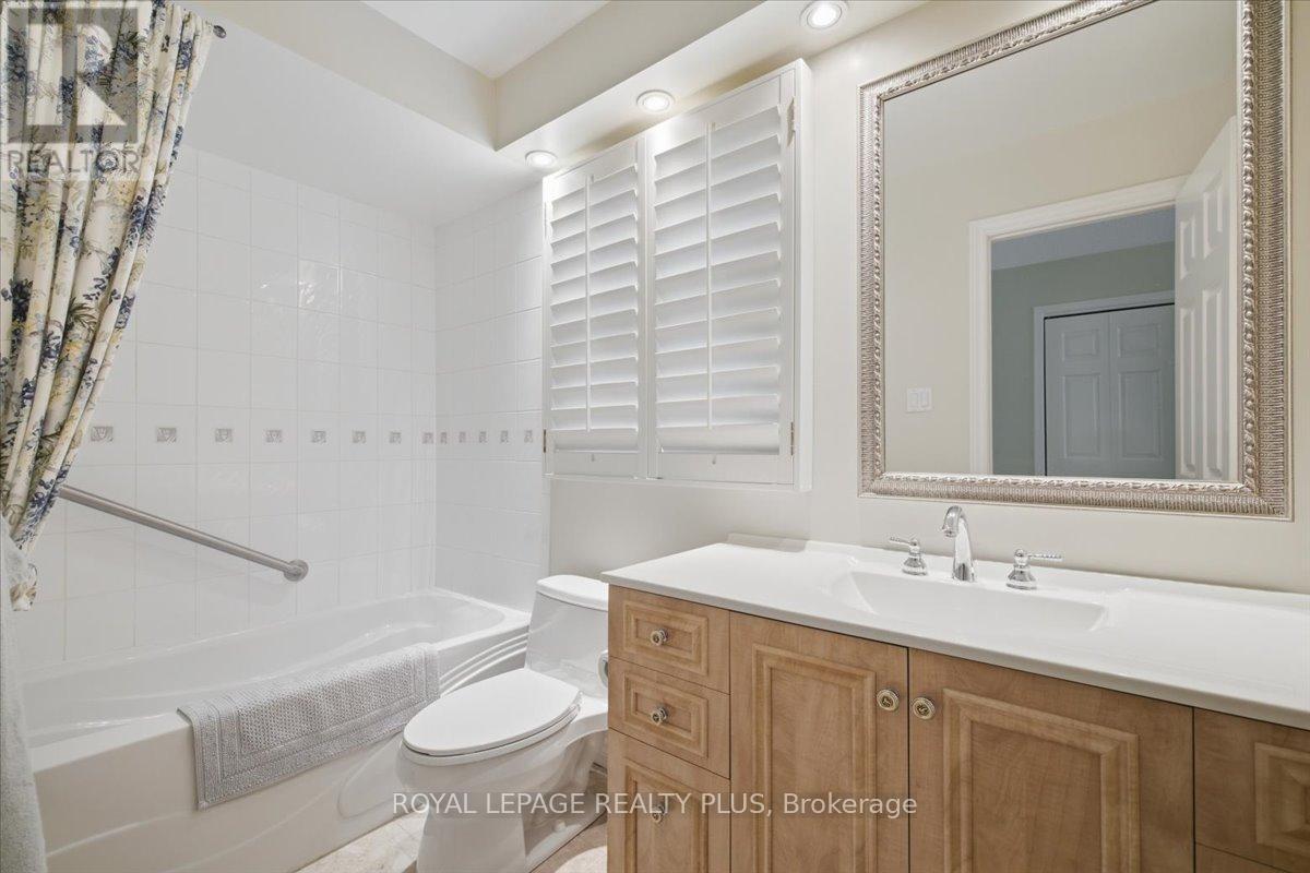 1054 Veroli Court, Mississauga, ON