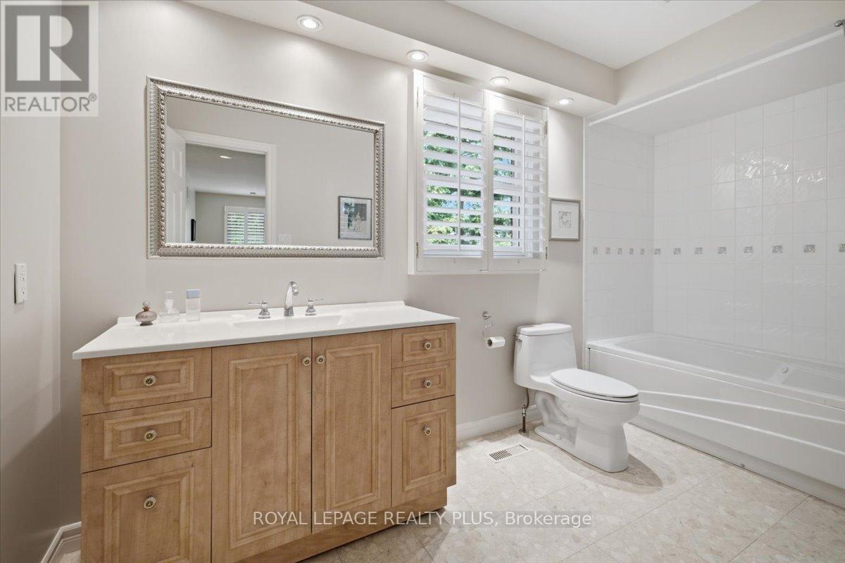 1054 Veroli Court, Mississauga, ON