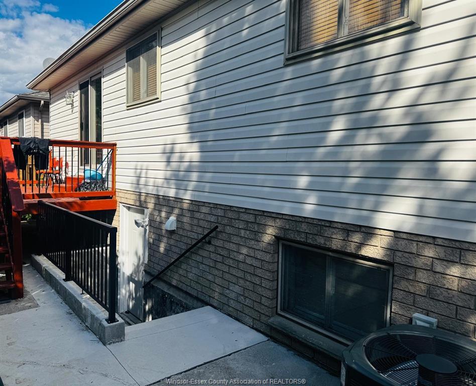 Lower-4625 Bunker Avenue, Windsor, ON