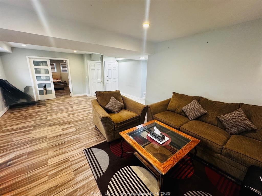 Lower-4625 Bunker Avenue, Windsor, ON